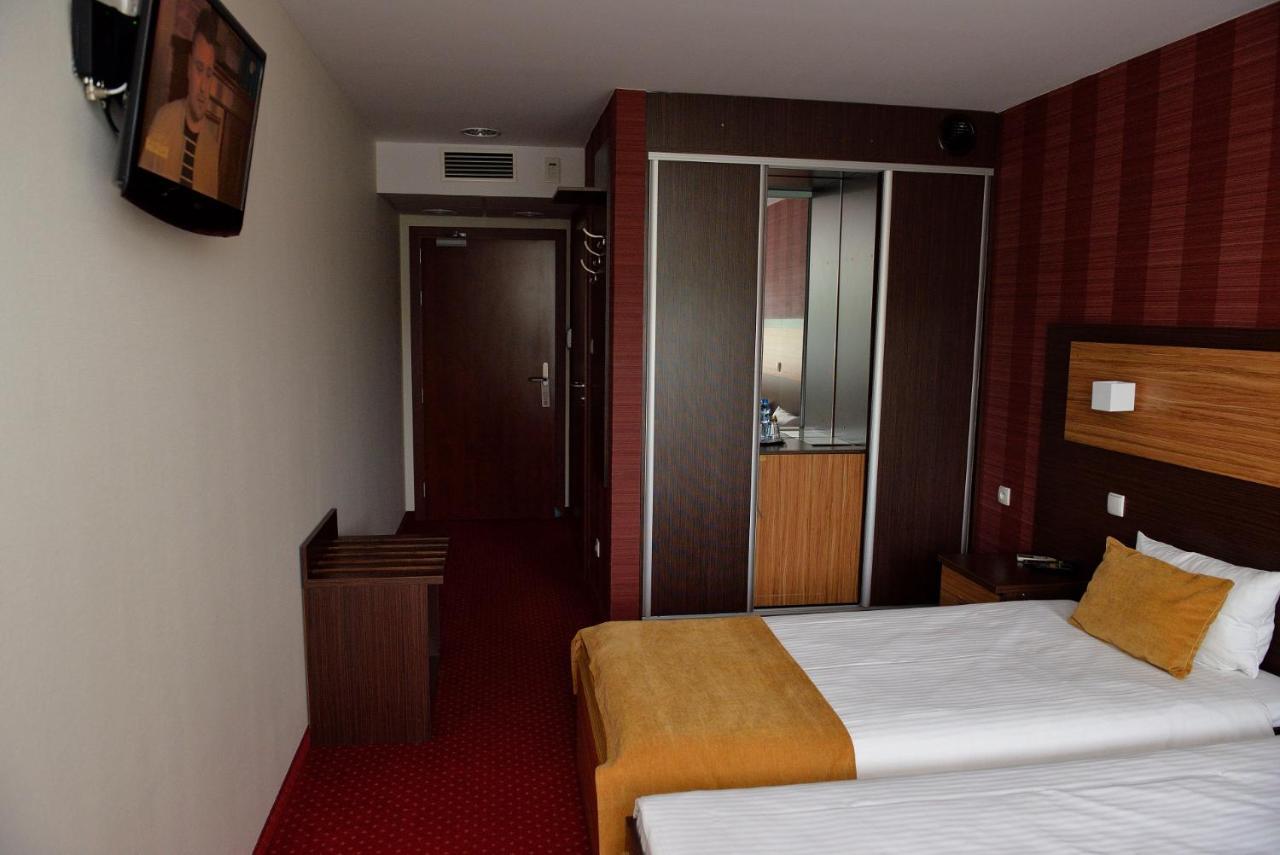 Quest Hotel - Dawniej Hotel Planeta บิเชสโก ภายนอก รูปภาพ